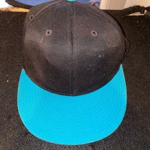 Lids fitted black/blue hat